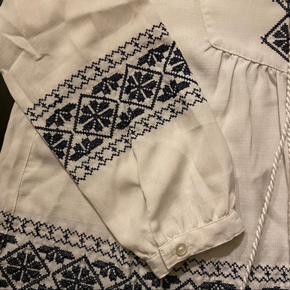 🍉White V-Neck Tassel Blouse - Picture 6 of 7